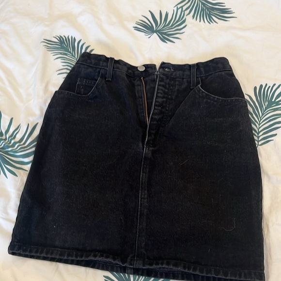 GUESS SKIRT - Picture 3 of 3